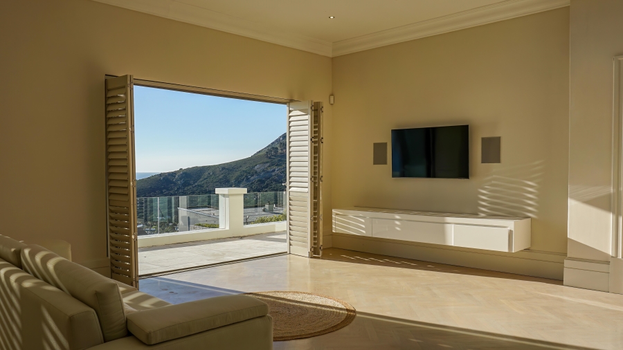4 Bedroom Property for Sale in Bakoven Western Cape